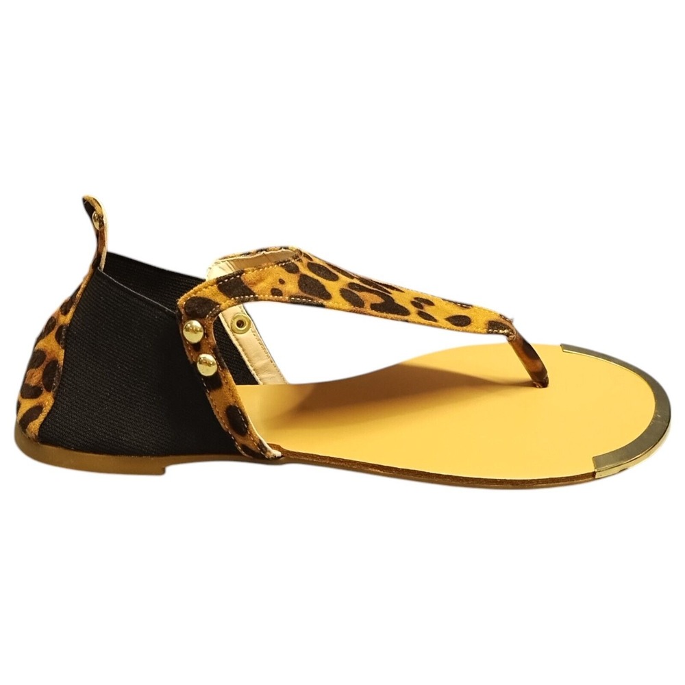 Rouge Thong Sandals Womens Sz 7 Multi Elastic Goring Heel Animal Print Round Toe